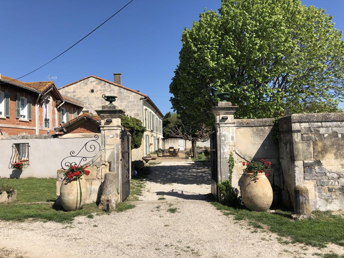 Le Mas Marguerite Arlés Exterior foto