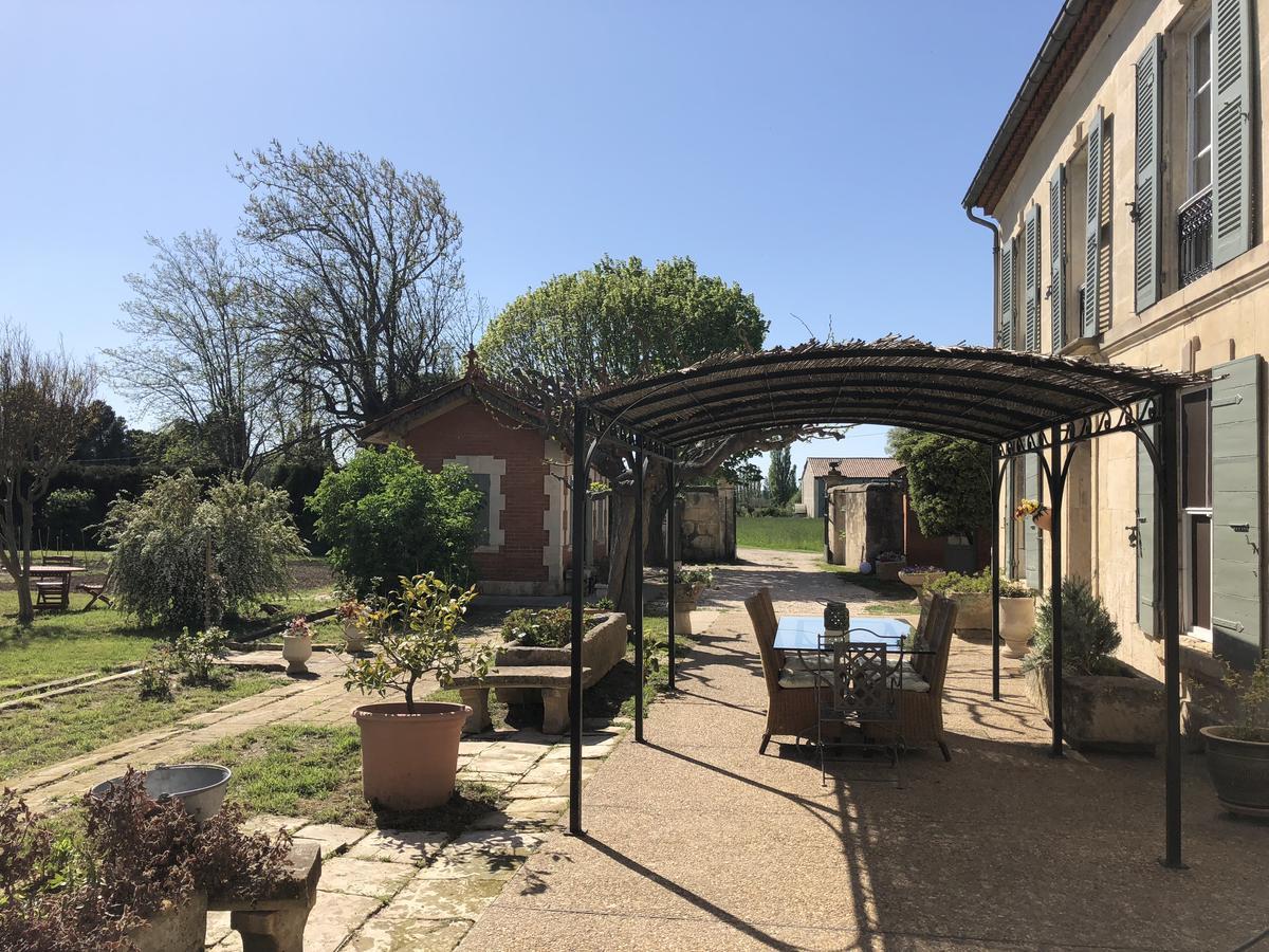 Le Mas Marguerite Arlés Exterior foto